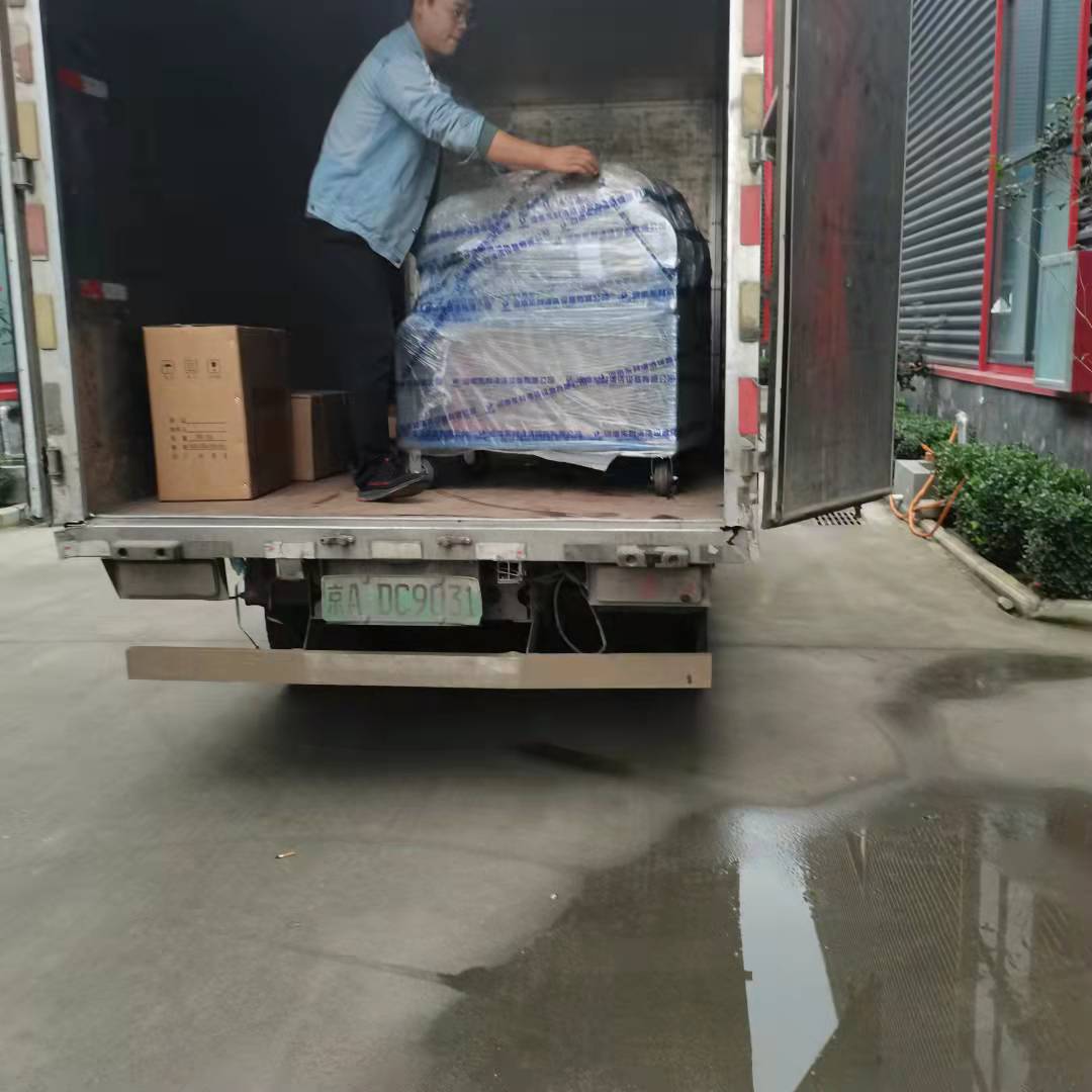 设备装车发货现场
