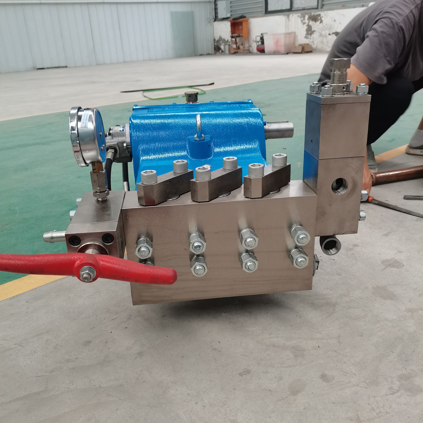 新型直流金属三缸泵 55kw 高压 500bar 商用水泵,流量 50-85 Lpm,转速 1400rpm,适用于船舶清洗-3