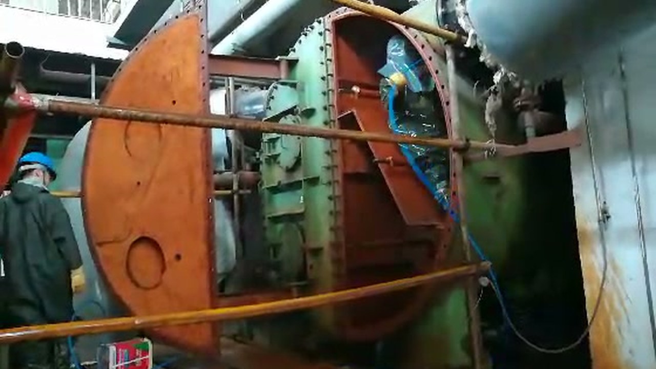 大型换热器管束高压水射流清洗现场