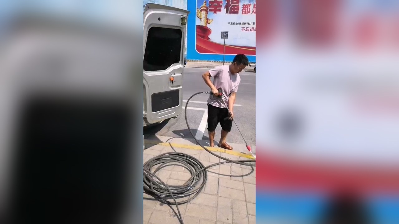 高压水枪地面清洗作业实拍